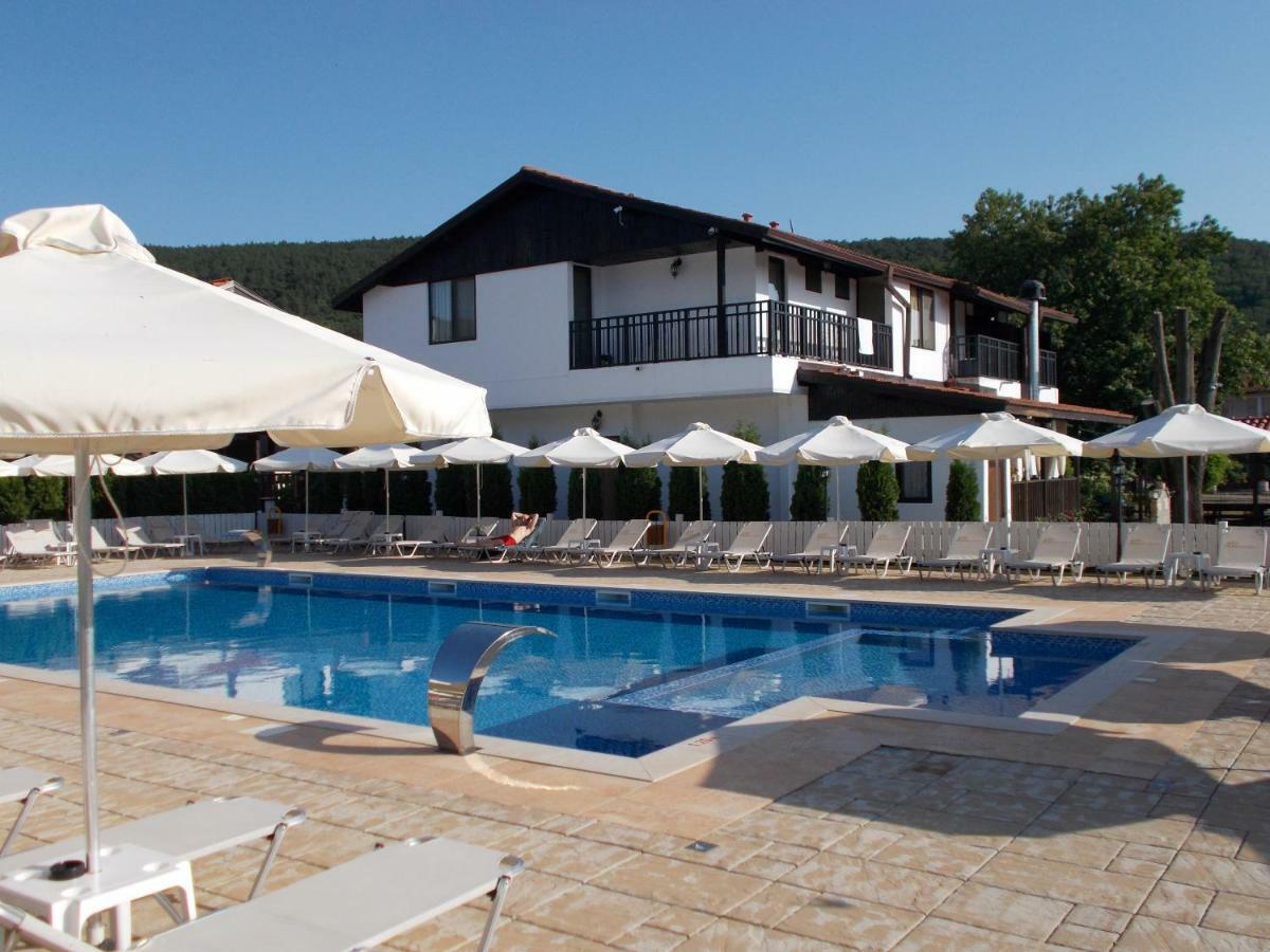 Guest House Bukor Shtepi Mandrica Extérieur photo