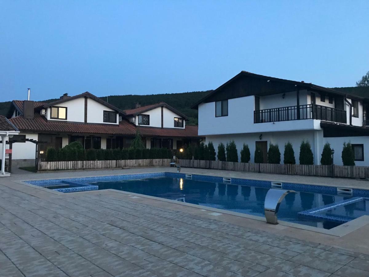 Guest House Bukor Shtepi Mandrica Extérieur photo