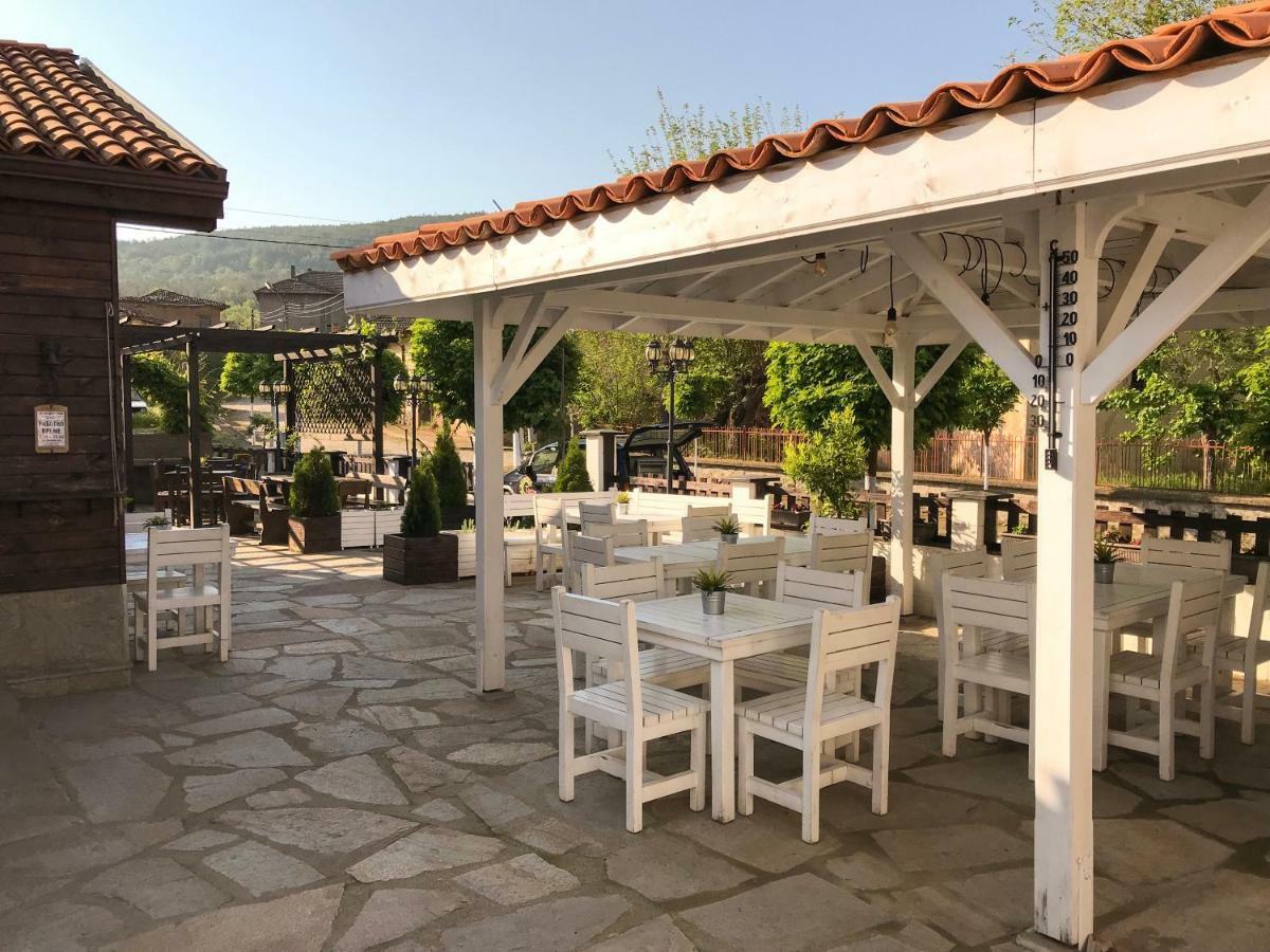 Guest House Bukor Shtepi Mandrica Extérieur photo
