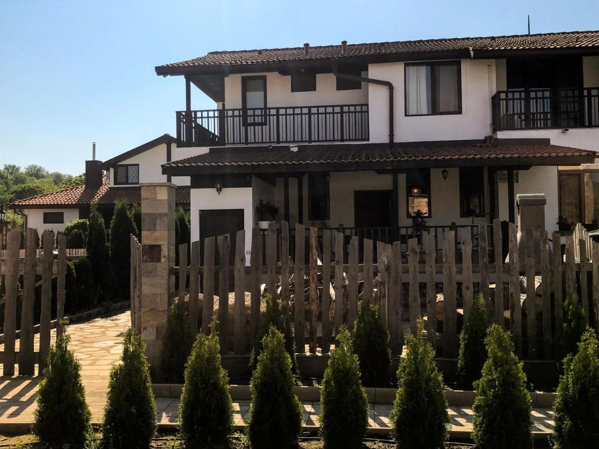 Guest House Bukor Shtepi Mandrica Extérieur photo